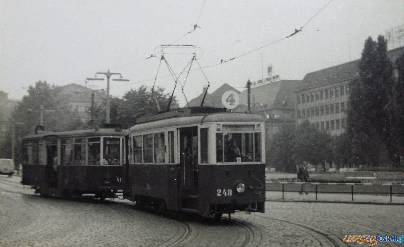 Tramwaj - pl Wolnosci 1960-61  Foto: internet