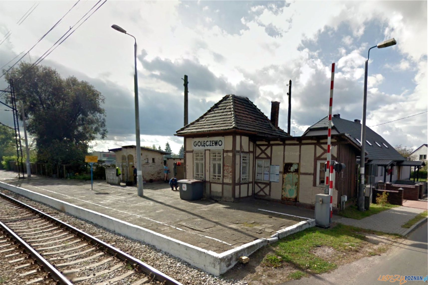 Zabytkowy budynek stacji kolejowej w Golęczewie  Foto: Google Streets