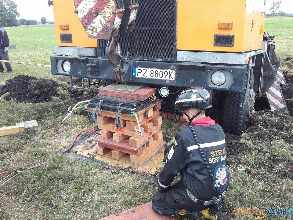 Ratowali ciężarówkę z... torfowiska  Foto: Heavy Rescue SGRT OSP Mosina