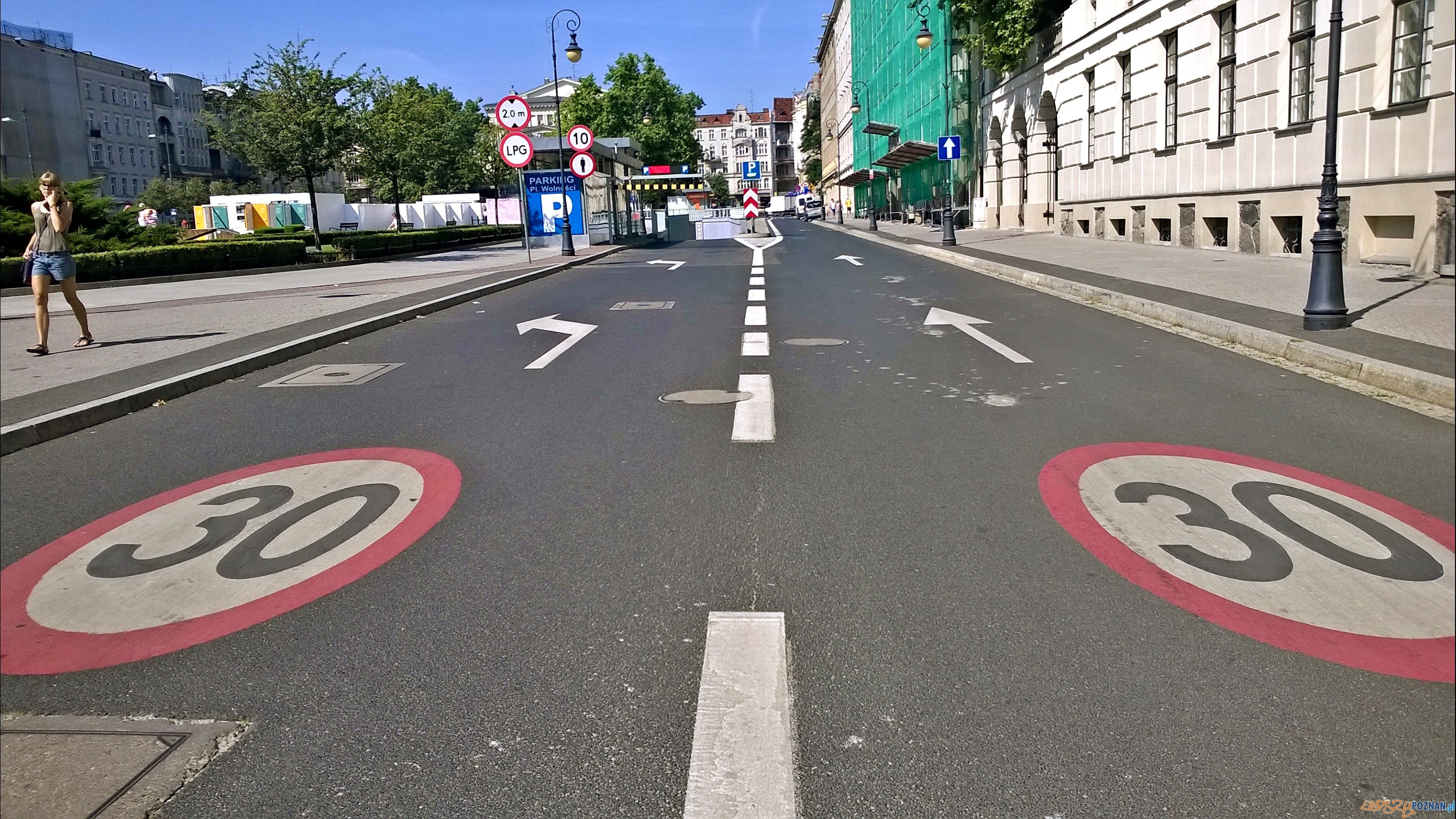 Plac Wolności - strefa Tempo 230 20150806  Foto: TD