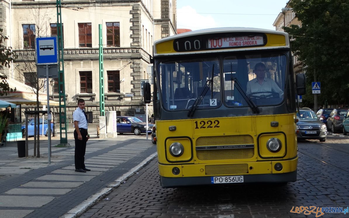 Linie turystyczne - holenderski DAF na Placu Wielkopolskim  Foto: ZTM