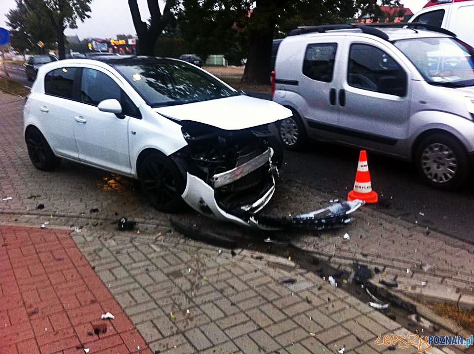 Do groźnie wyglądającego wypadku doszło rano w Gruszczynie  Foto: Pomoc Drogowa EuroHol Poznań 503-604-400