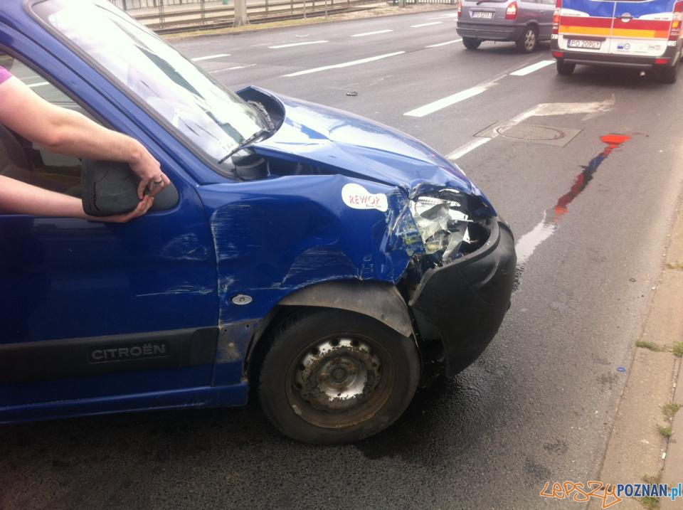 Wypadek na Wyszyńskiego  Foto: Pomoc Drogowa EuroHol Poznań 