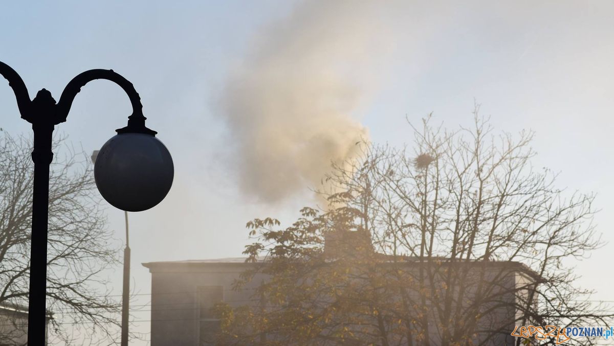 Czym pali się w tym kominie  Foto: facebok / Żądamy miejsc parkingowych na Saperskiej