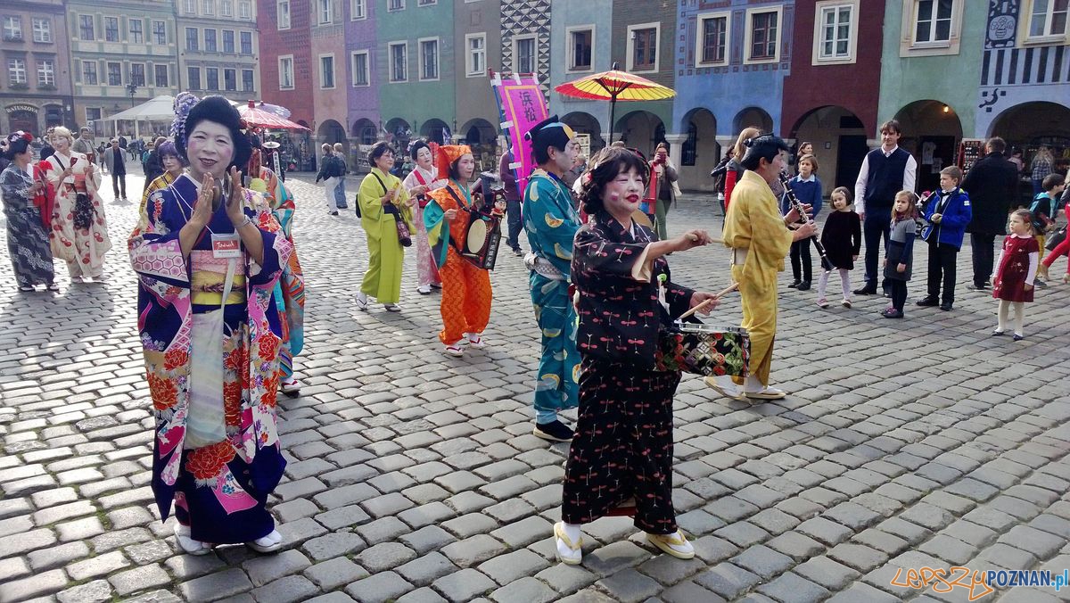 Japońscy aktorzy na Starym Rynku  Foto: Tomasz Dworek