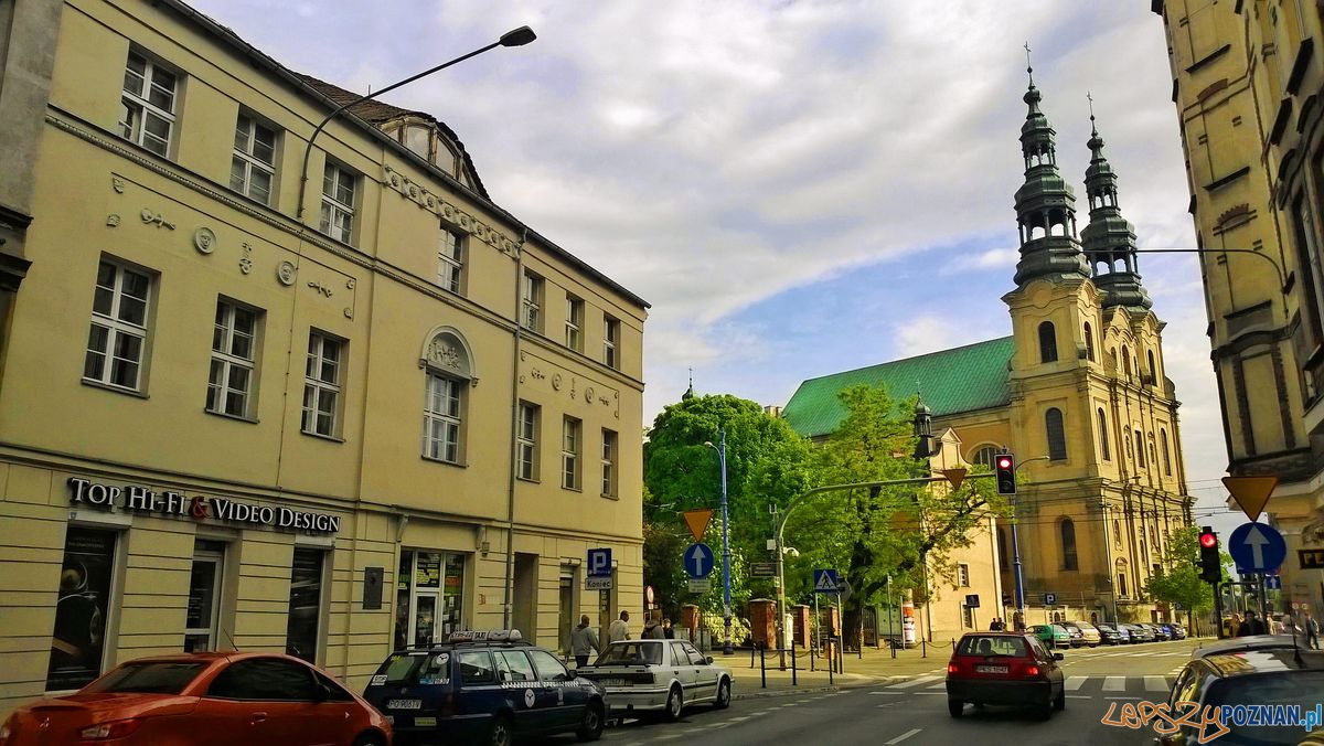 Dom Kantaka na Garbarach (po lewej) i kościół Franciszkanów  Foto: Tomasz Dworek