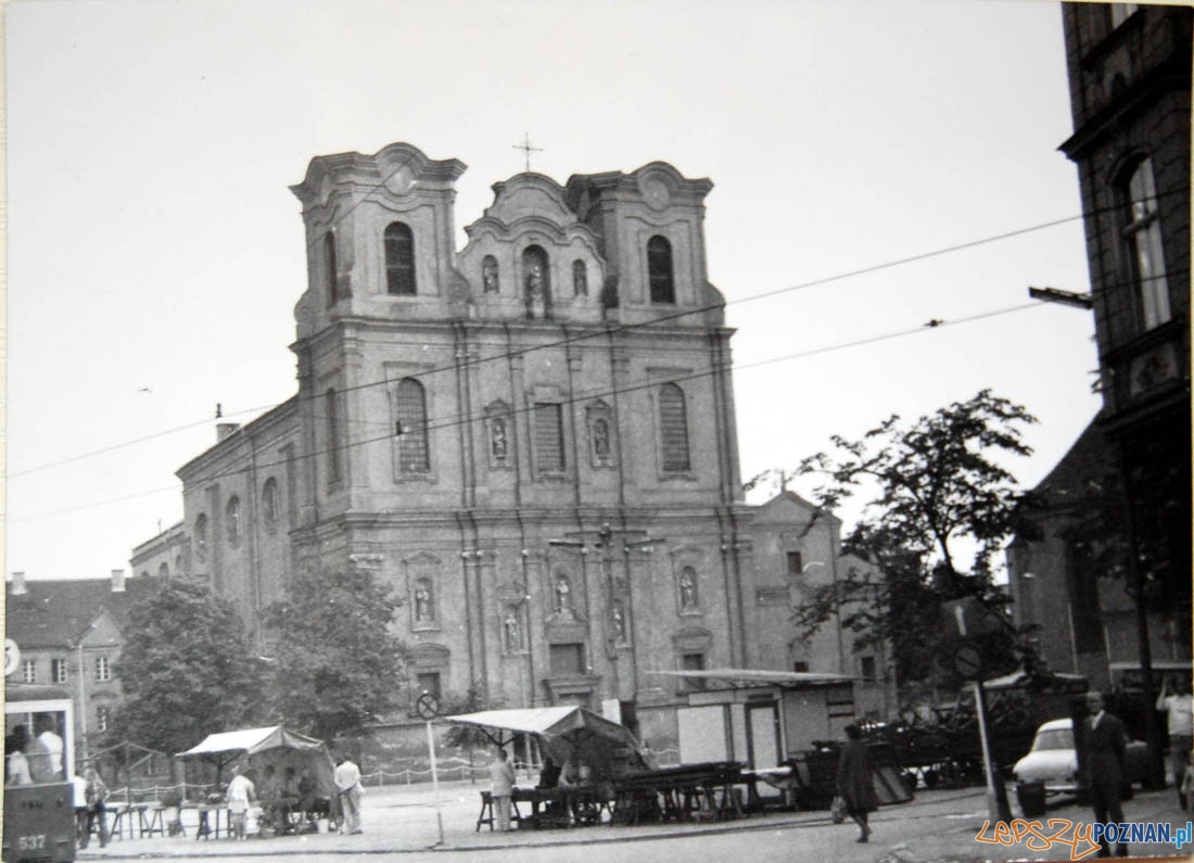 Plac Bernardyński 1974 - Kościół Franciszkanów  Foto: 