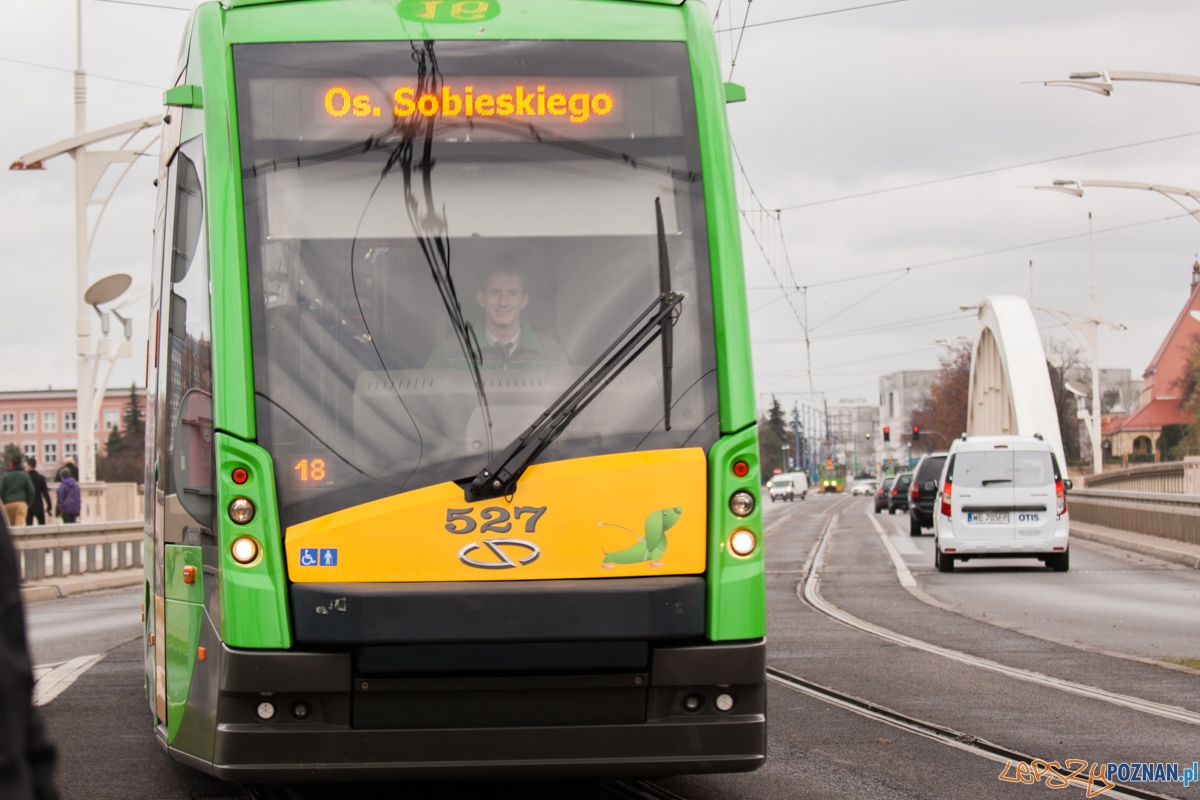 Tramwaj nr 16 / bimba na Moście św. Rocha  Foto: © lepszyPOZNAN.pl / Karolina Kiraga