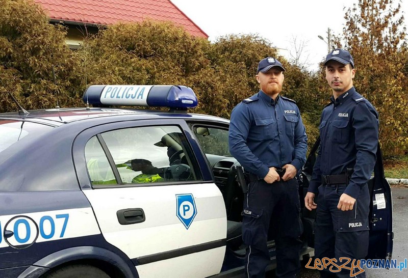 Sierż. sztab. Michał Dąbkiewicz i st. sierż. Krystian Biniarz z Komisariatu Policji w Mosinie  Foto: KWP w Poznaniu