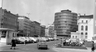 Parking przed Okrąglakiem 1979  Foto: Stanisław  Wiktor  / Cyryl