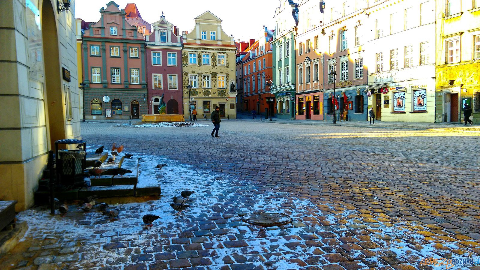 Stary Rynek - zimą  Foto: Tomasz Dworek 