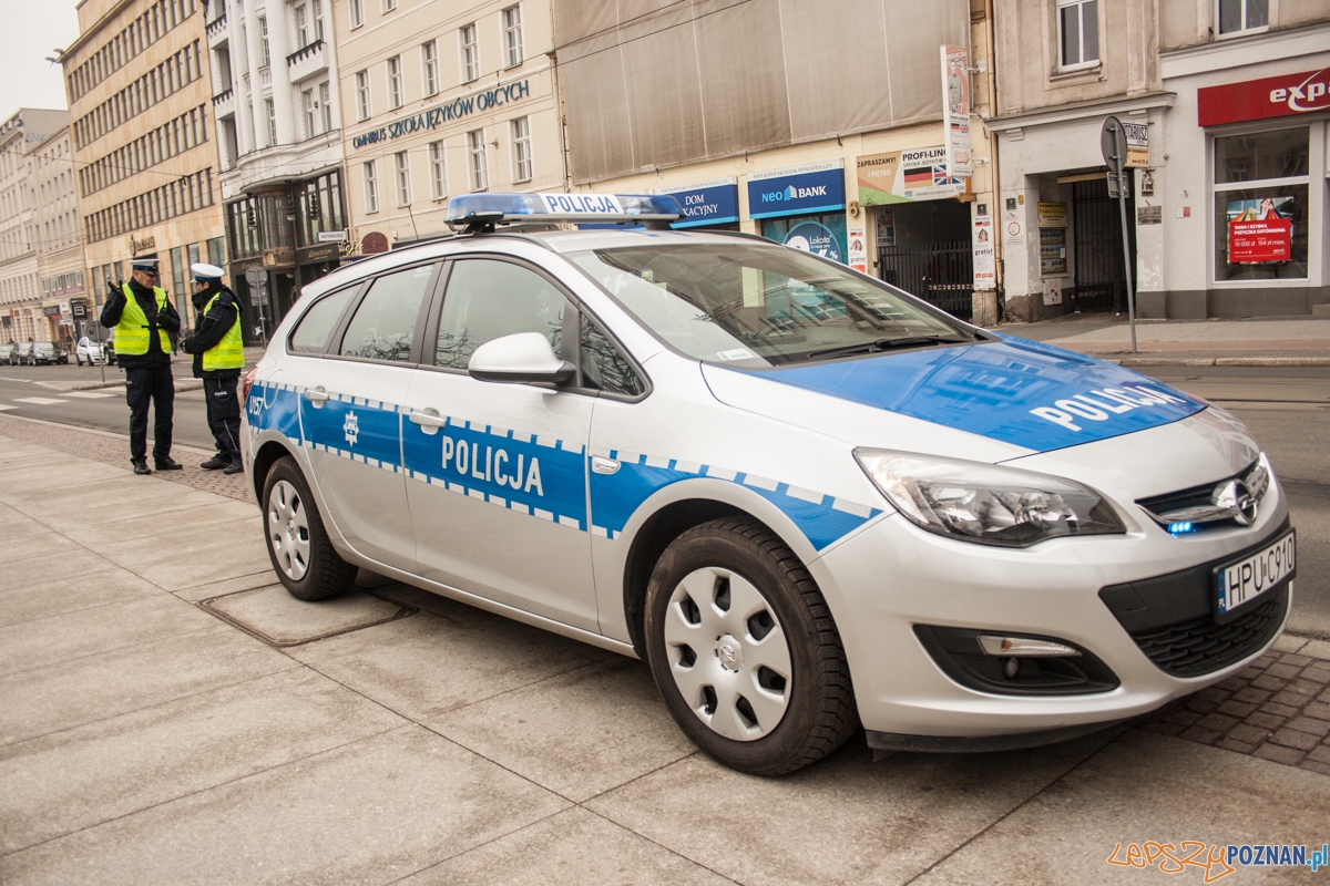 Policja / radiowóz / szkieły  Foto: © lepszyPOZNAN.pl / Karolina Kiraga