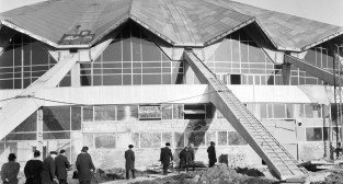 Delegacja z Charkowa wizytuje budowę  Areny 27.02.1974  Foto: Stanisław Wiktor / Cyryl