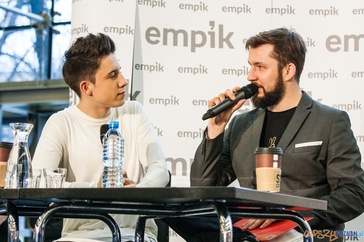 Dawid Kwiatkowski w empiku (29.02.2016)  Foto: © lepszyPOZNAN.pl / Karolina Kiraga