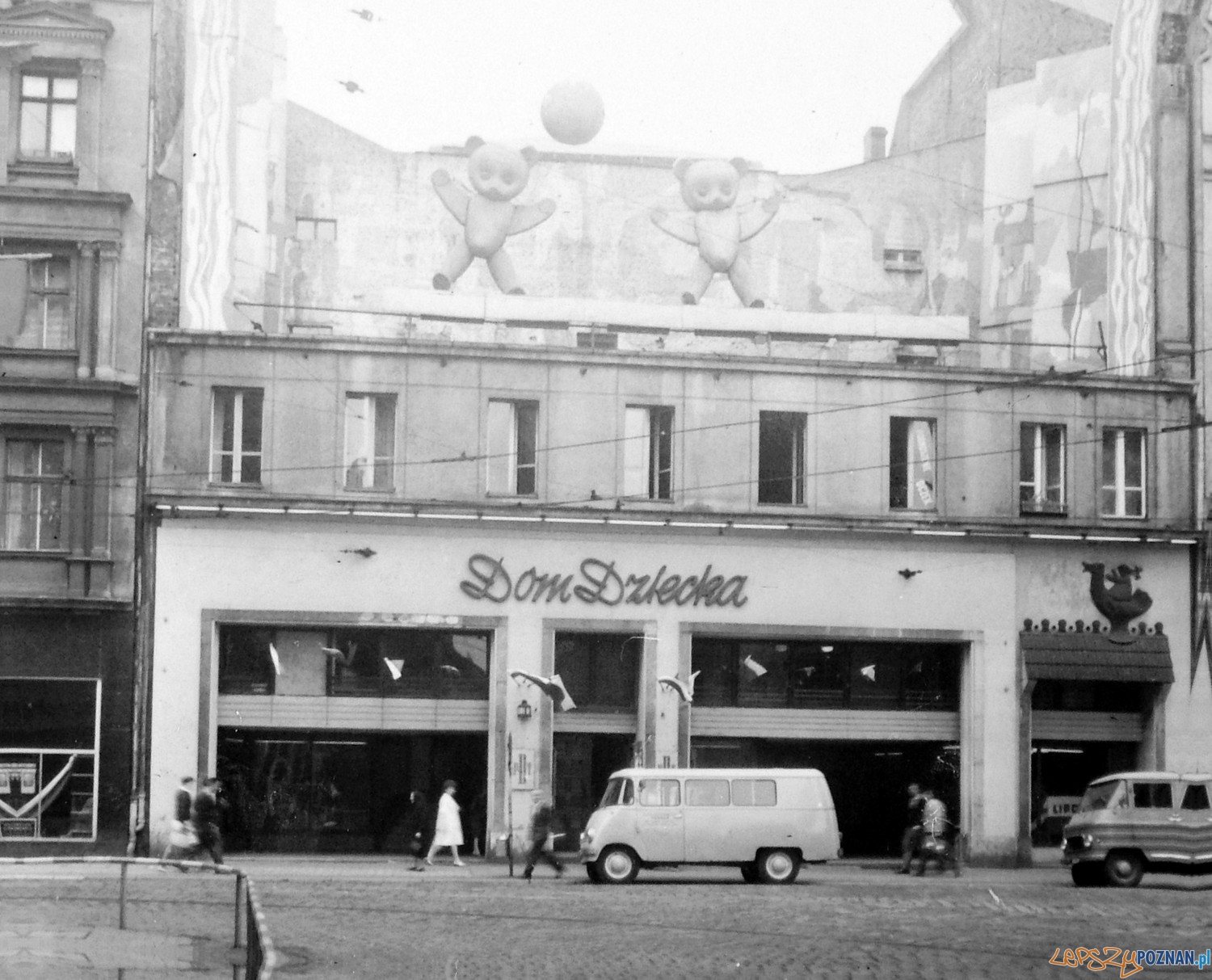 Dom Dziecka na ulicy Gwarnej 13 - w latach 70.tych zbudowano tu Dom Książki  Foto: fortepan.hu - Fortepan