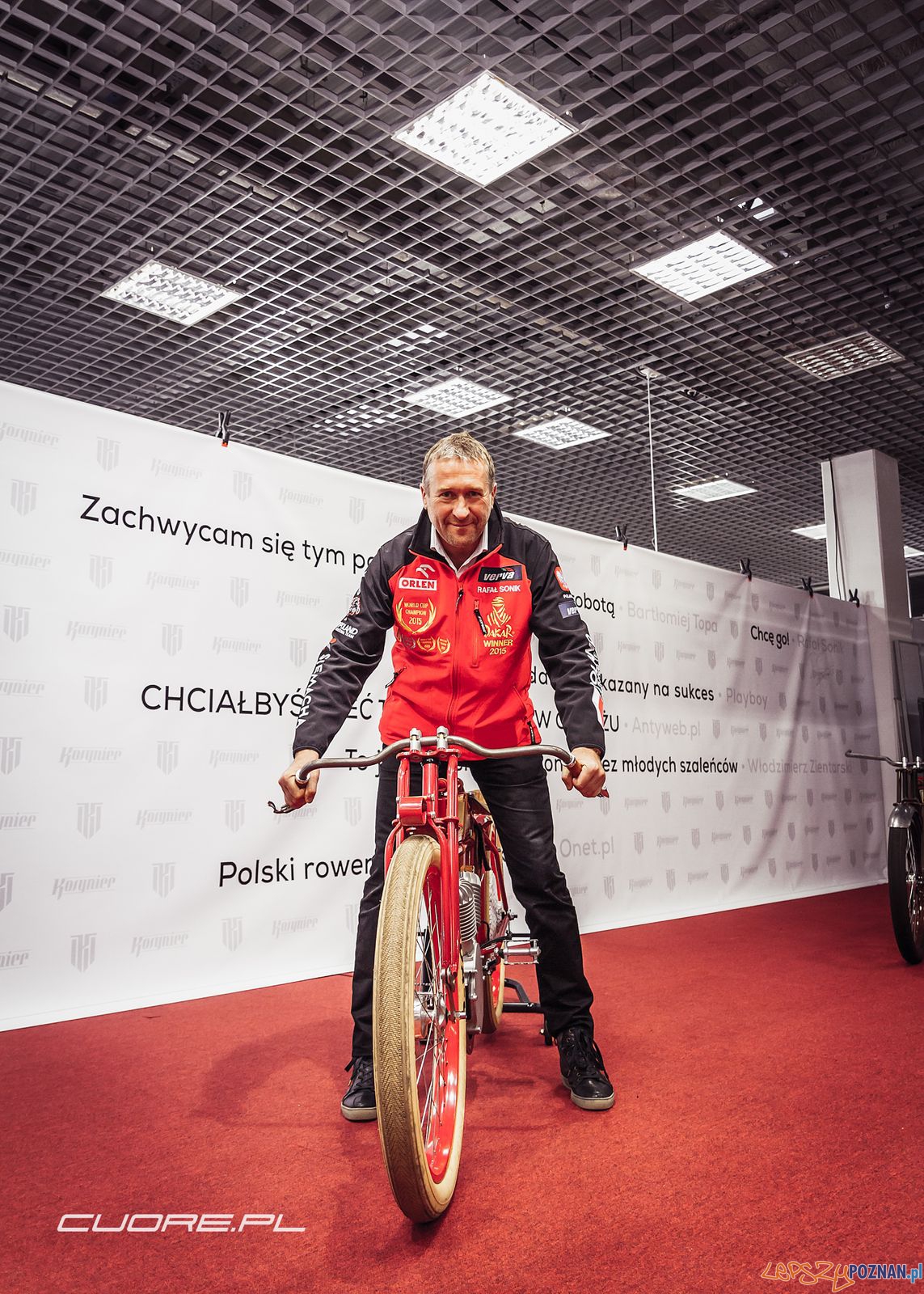 Rafał Sonik promuje rower z Buku  Foto: materiały prasowe