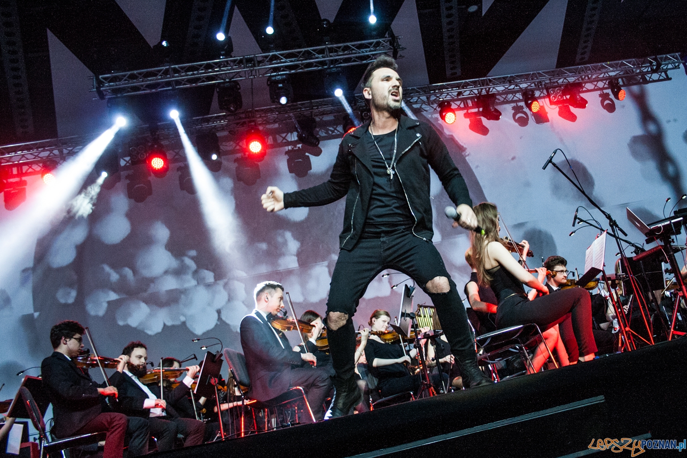 U2 symfonicznie - Mateusz Ziółko (24.04.2016) Sala Ziemi  Foto: © lepszyPOZNAN.pl / Karolina Kiraga
