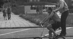 Rowerzysci na Wildzie - lata 70.te XX wieku  Foto: CK Zamek / Cyryl