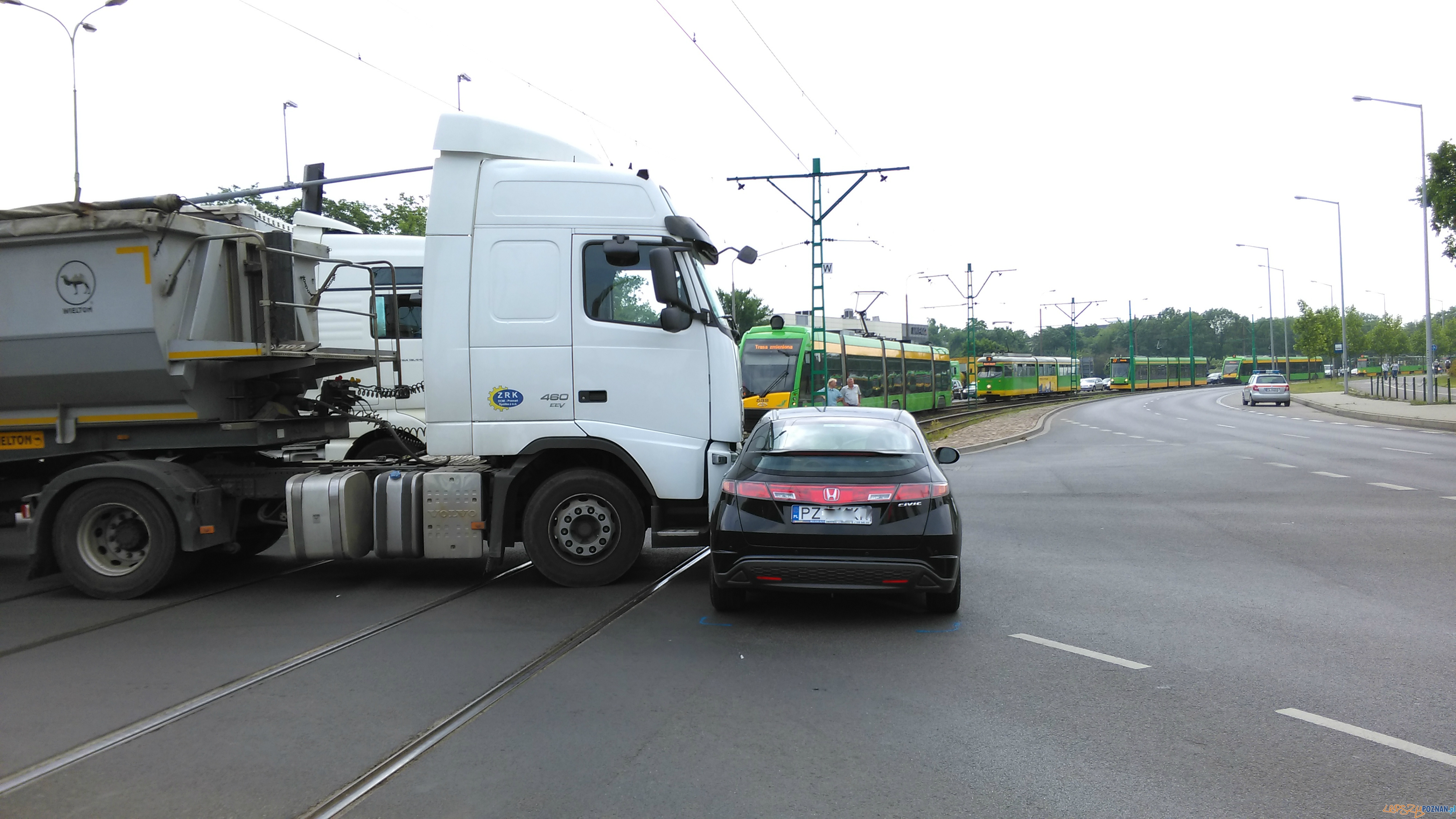 Wypadek na Jana Pawła II  Foto: lepszyPOZNAN / TD