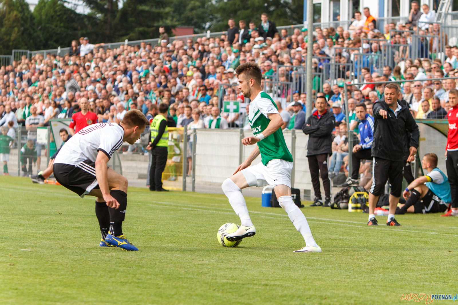 Pilka nozna. II liga. Warta Poznan - Garbarnia Krakow. 15.06.2016  Foto: Pawel Rychter