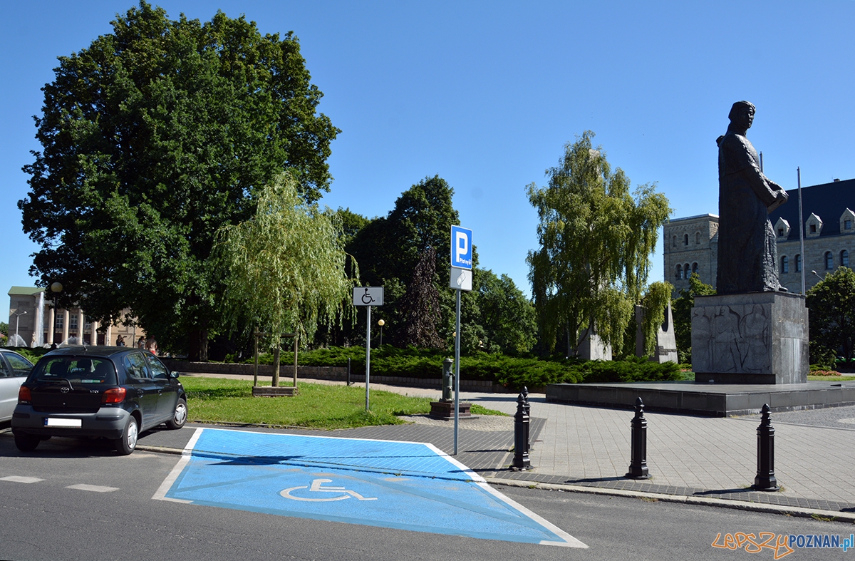 Miejsca parkingowe dla niepełnosprawnych  Foto: UMP