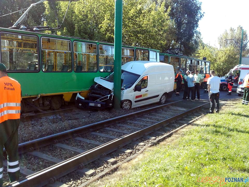 Wypadek na Starołęckiej  Foto: Pomoc Drogowa EuroHol