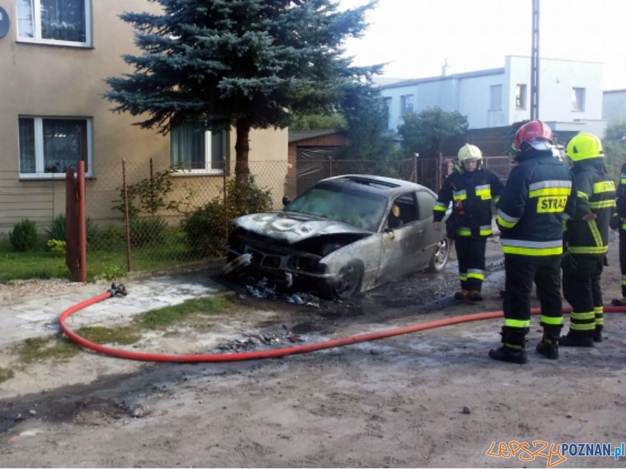 Płonący samochód  Foto: OSP Luboń