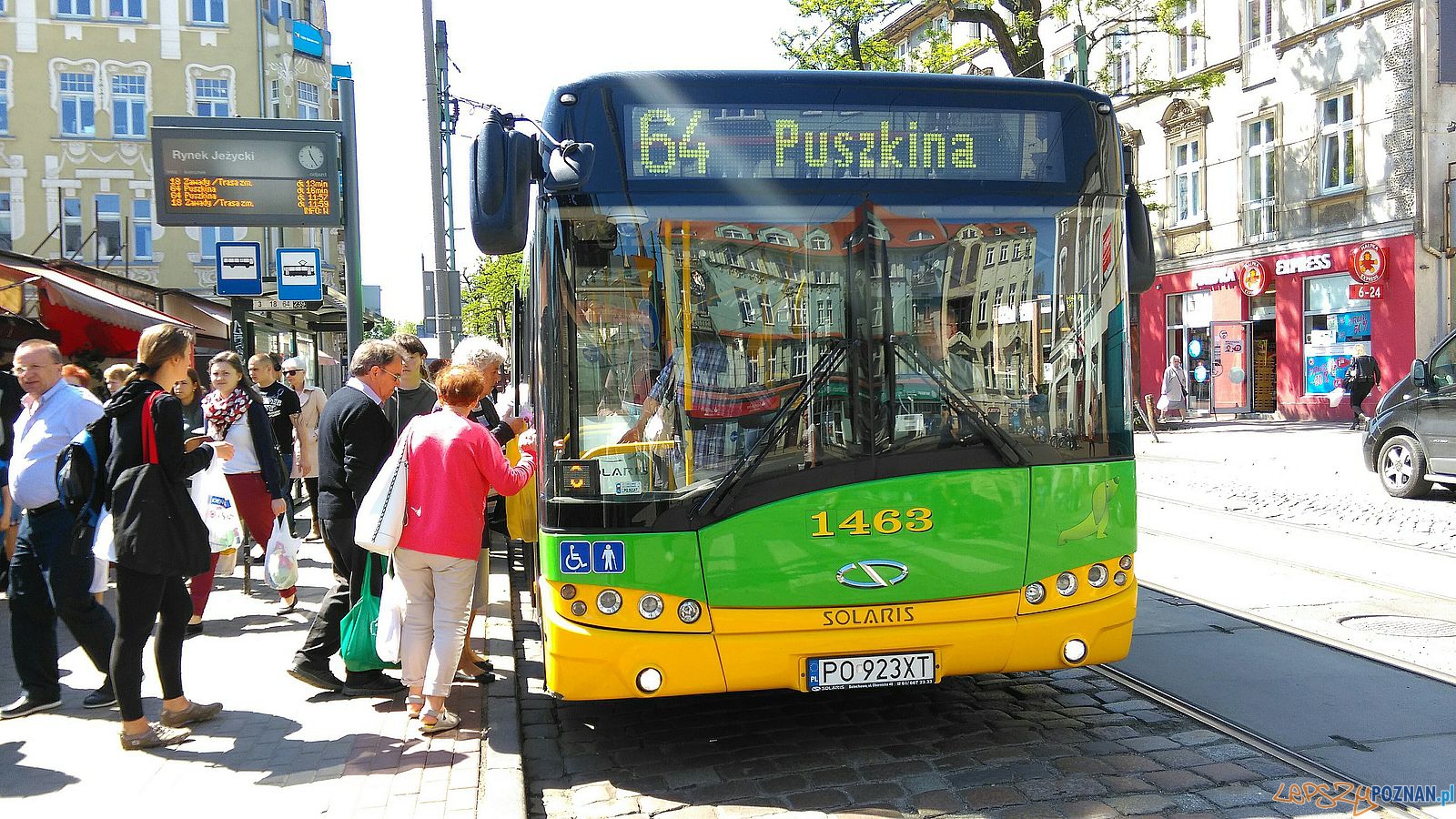 Autobus 64 na Kraszewskiego  Foto: TD