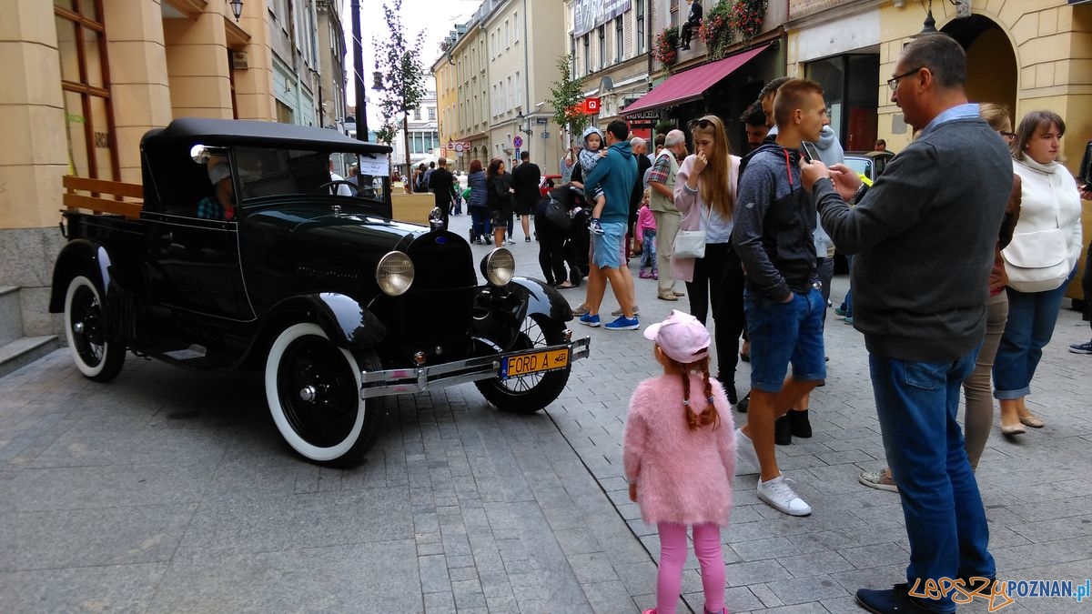 Dni Starego Miasta – zabytkowe auta na Wrocławskiej  Foto: lepszyPOZNAN.pl / TD