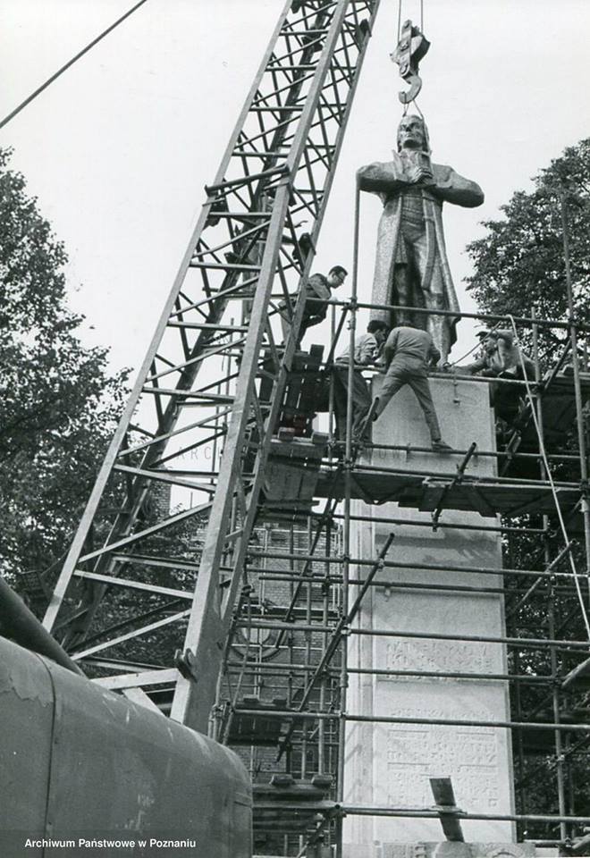 Montaz pomnika Kościuszki (1967)  Foto: Archiwum Państwowe w Poznaniu 