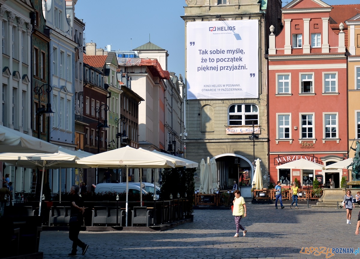 Nielegalny banner na Starym Rynku  Foto: UMP