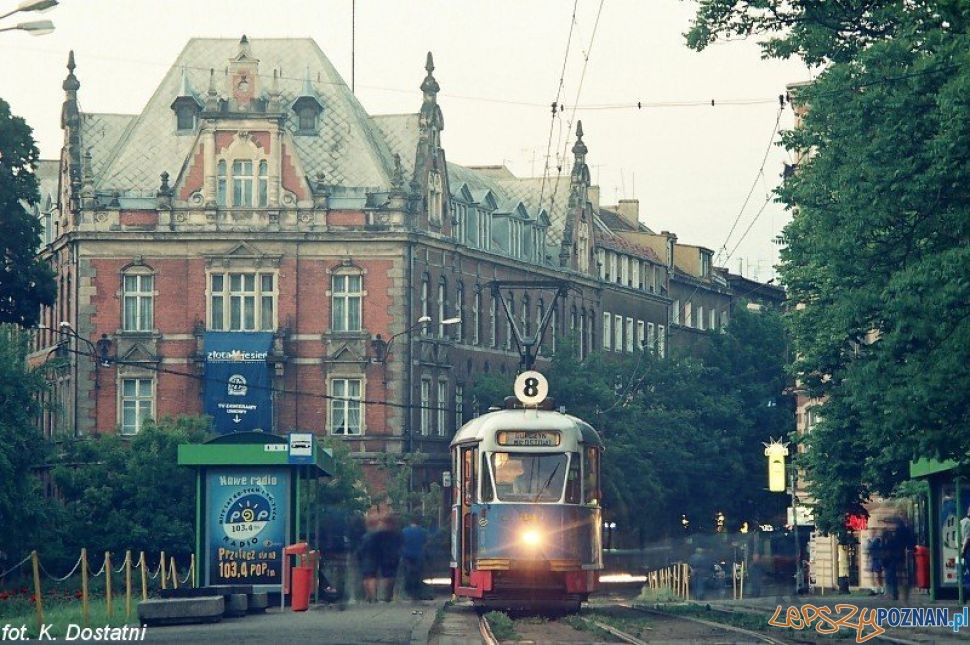 Tramwaj na Placu Ratajskiego - rok 1999  Foto: Krzysztof Dostatni KMPS / MPK 