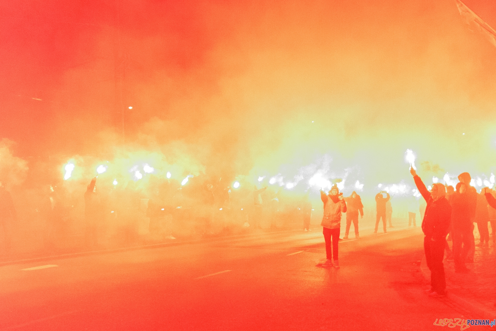 98. rocznica Powstania Wielkopolskiego - racowisko kibiców - Poznań 27.12.2016 r.  Foto: LepszyPOZNAN.pl / Paweł Rychter