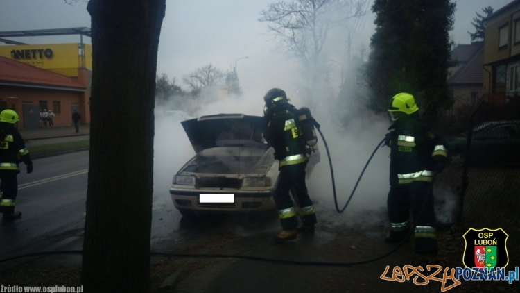 Spłonął kolejny samochód  Foto: OSP Luboń / Marek