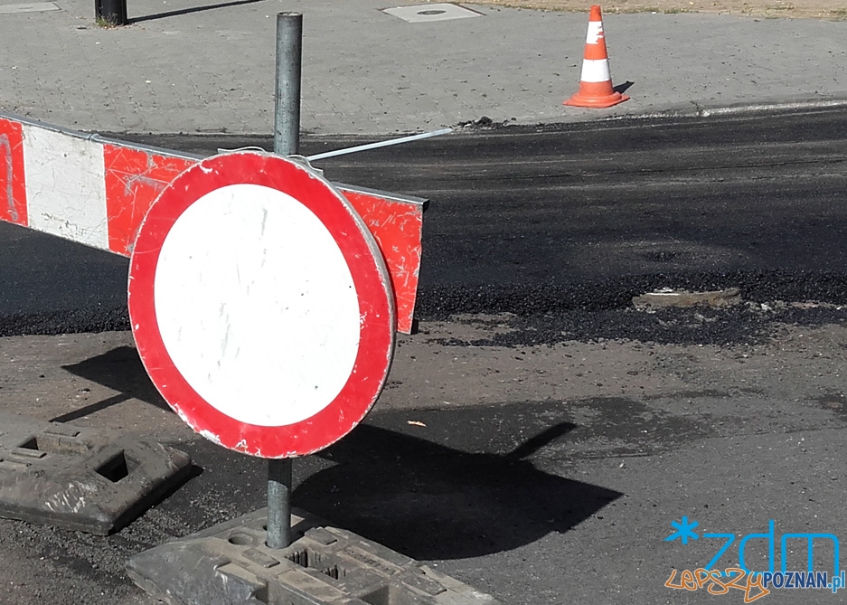 Zapadła się jezdnia na Jackowskiego  Foto: ZDM Poznań