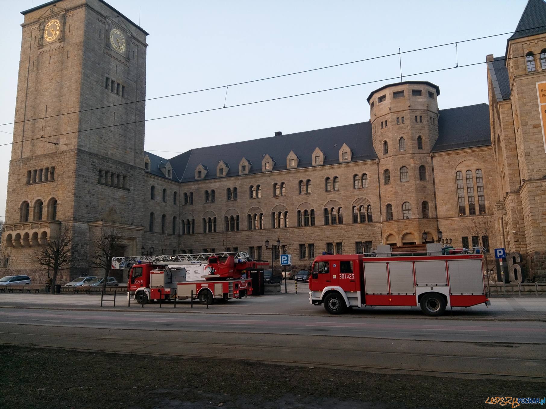 Alarm pożarowy w CK Zamek  Foto: lepszyPOZNAN.pl / gsm