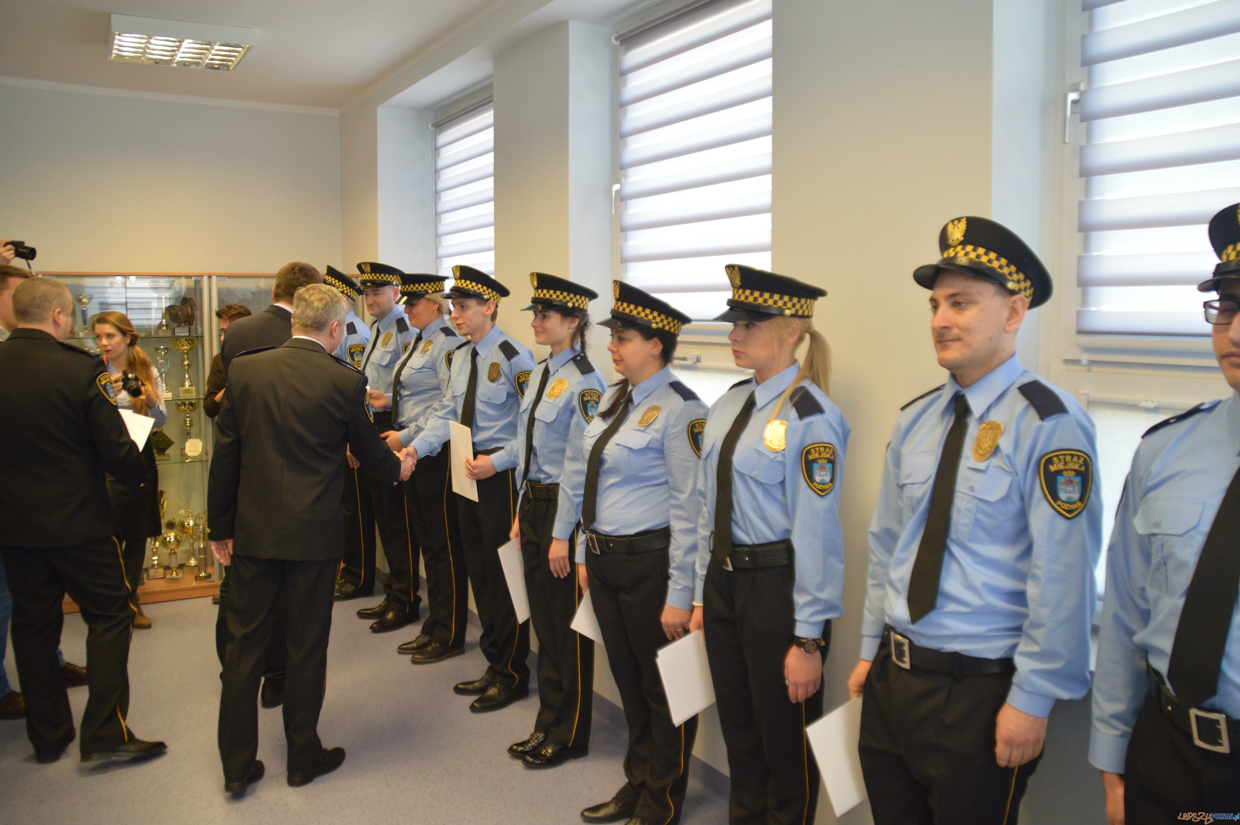 Poznań ma 20 nowych strażników miejskich  Foto: SMMP