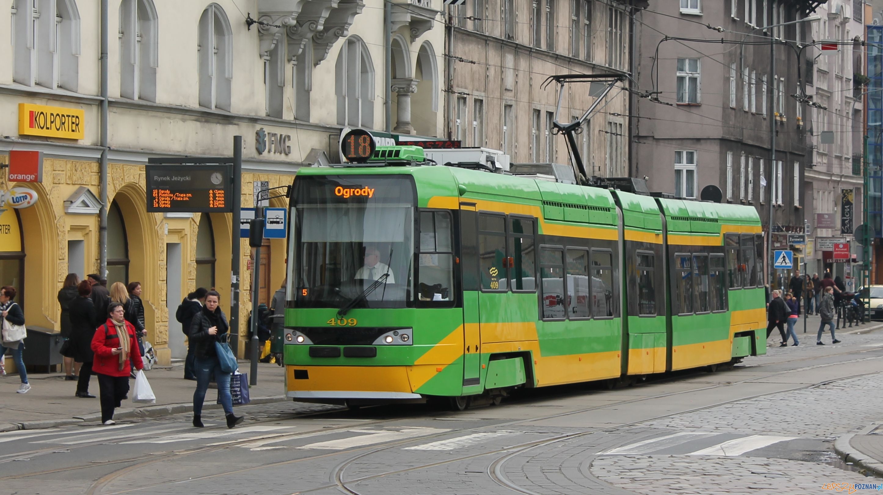 Tramwaj - Dąbrowskiego  Foto: Tomasz Dworek 