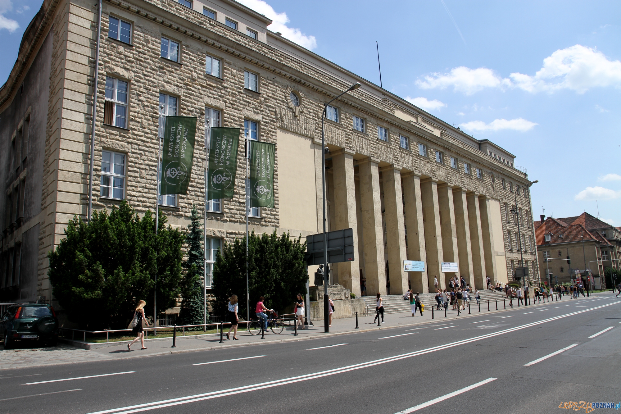 Uniwersytet Ekonomiczny w Poznaniu - budynek głowny przy Al. Niepodległości  Foto: materiały prasowe UEP