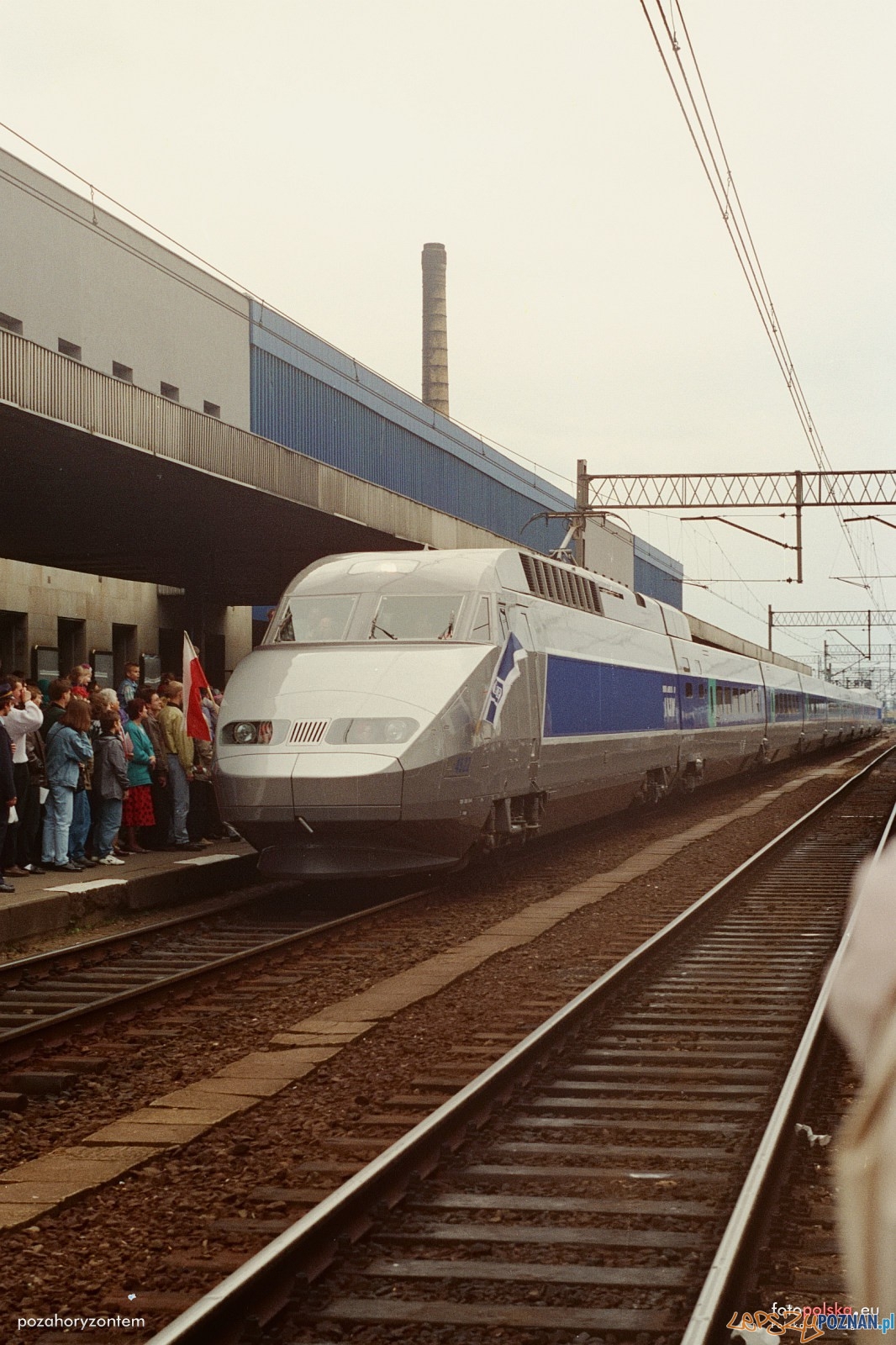 TGV na stacji Poznań Głowny - 18.06.1995  Foto: Przemysław Górski / pozahoryzontem / fotopolska.eu