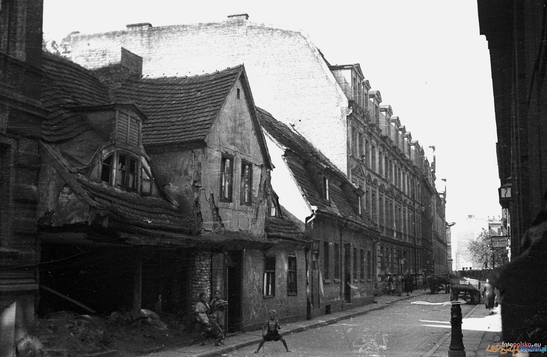 Ulica Za Bramką - rok 1947  Foto: Bogdan Celichowski / fortepan.hu / fotopolska.eu / CC