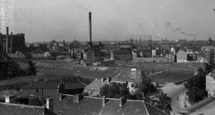 Widok z Katedry w kierunku Chwaliszewa, ok. roku 1947  Foto: Bogdan Celichowski / fortepan.hu