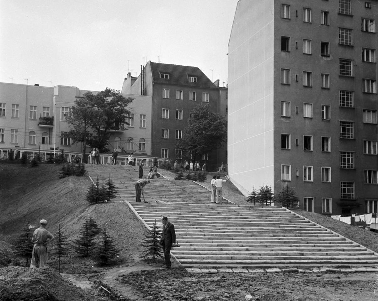 Dolna - Górna Wilda porządki przed Centralnymi Dożynkami 29.08.1974  Foto: Stanisław Wiktor / Cyryl