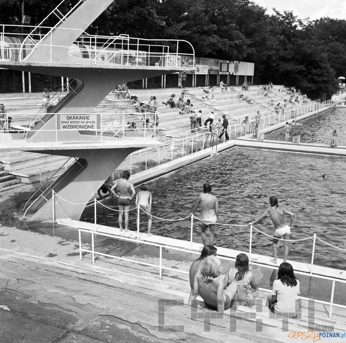 Pływalnia na Niestachowskiej 10.08.1975  Foto: Stanisław Wiktor / Cyryl