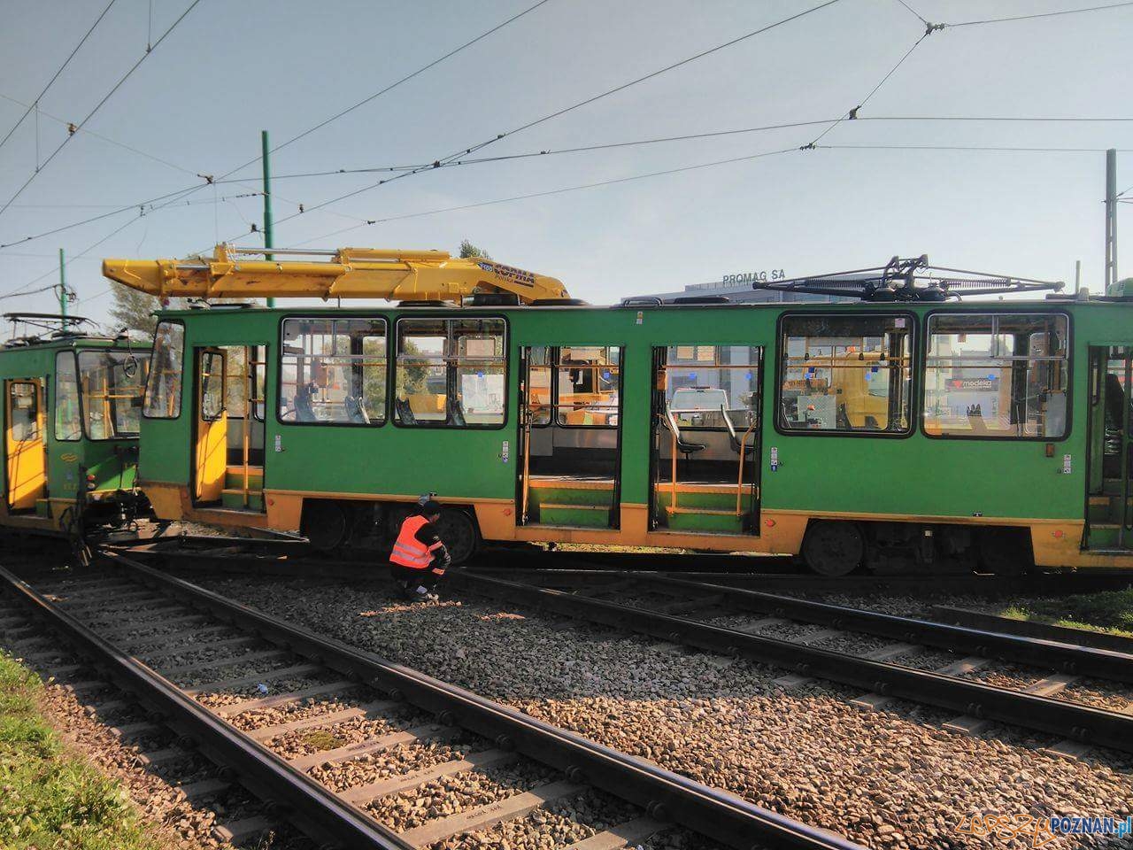 Wkolejona bimba na Starołęckiej  Foto: twitter / Strażacki