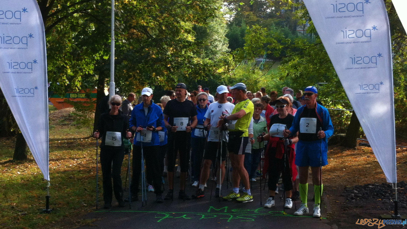 7 Poznań Nordic Walking - uczestnicy na starcie  Foto: POSiR