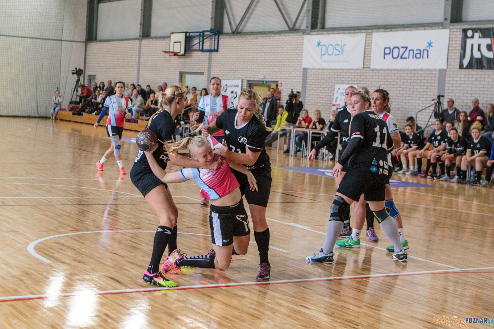 KS AP Poznań - SPR Sambor Tczew 24:22 - Poznań 22.10.2017 r.  Foto: LepszyPOZNAN.pl / Paweł Rychter