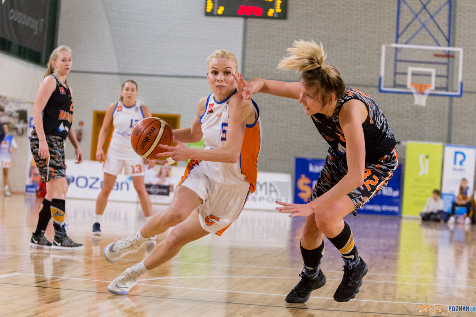 Pomarańczarnia MUKS Poznań – UKS Basket SMS Aleksandrów Łódzki 85:91 - Poznań 25.11.2017 r.  Foto: LepszyPOZNAN.pl / Paweł Rychter