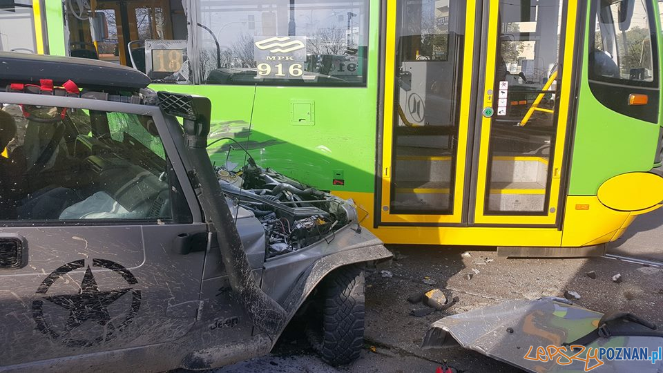 Wypadek na Jana Pawła II  Foto: Pomoc Drogowa Car Center Poznań