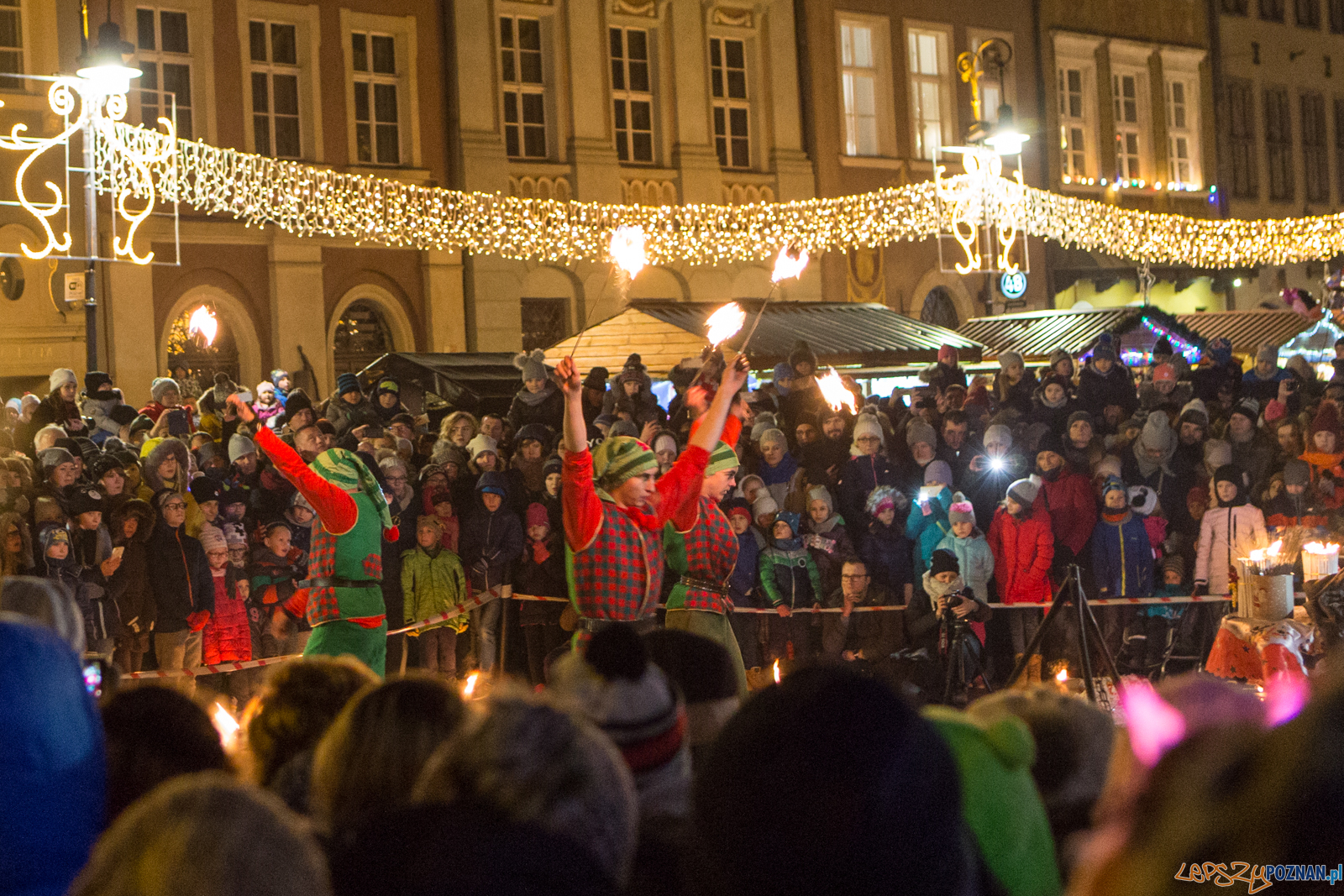 Betlejem Poznańskie: Mikołajkowy pokaz ogniowy - Poznań 03.12  Foto: LepszyPOZNAN.pl / Paweł Rychter